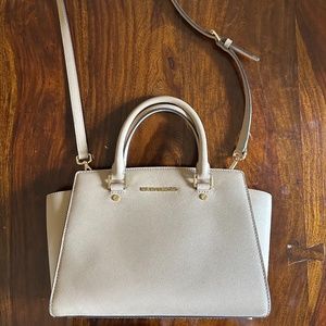 Michael Kors Crossbody Bag